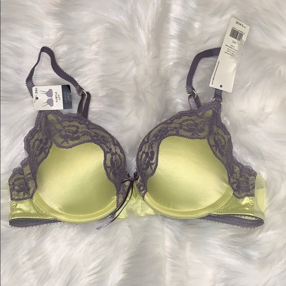 Elle macpherson bra - Picture 2 of 9